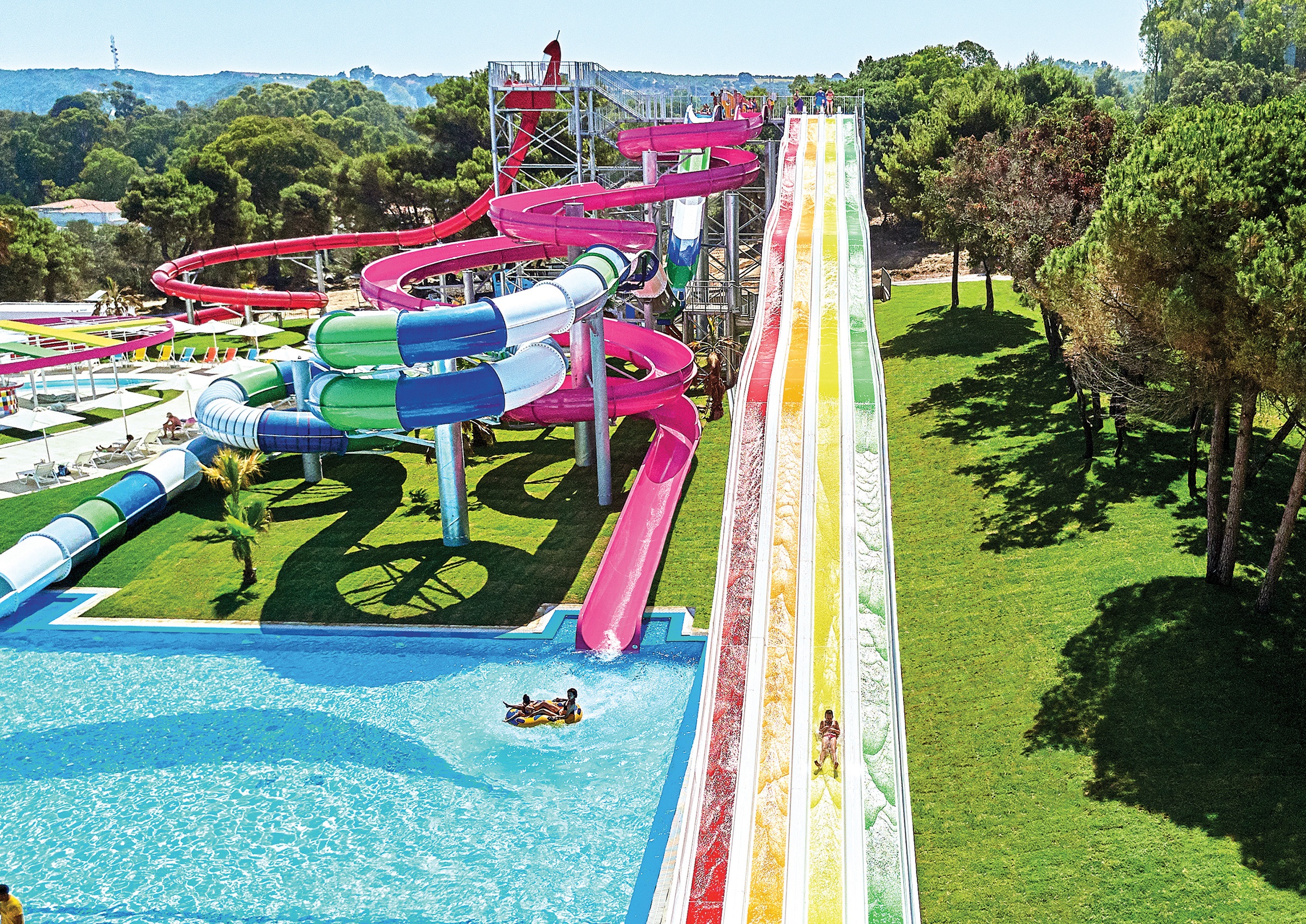 4* Grecotel Olympia Oasis & Aqua Park - Κυλλήνη ✦ 4 Ημέρες (3 Διανυκτερεύσεις) ✦ 2 άτομα + 1 παιδί έως και 11 ετών ✦ 8 ✦ 03/05/2024 έως 22/10/2024 ✦ Δωρεάν Παιδικό πρόγραμμα Grecoland!