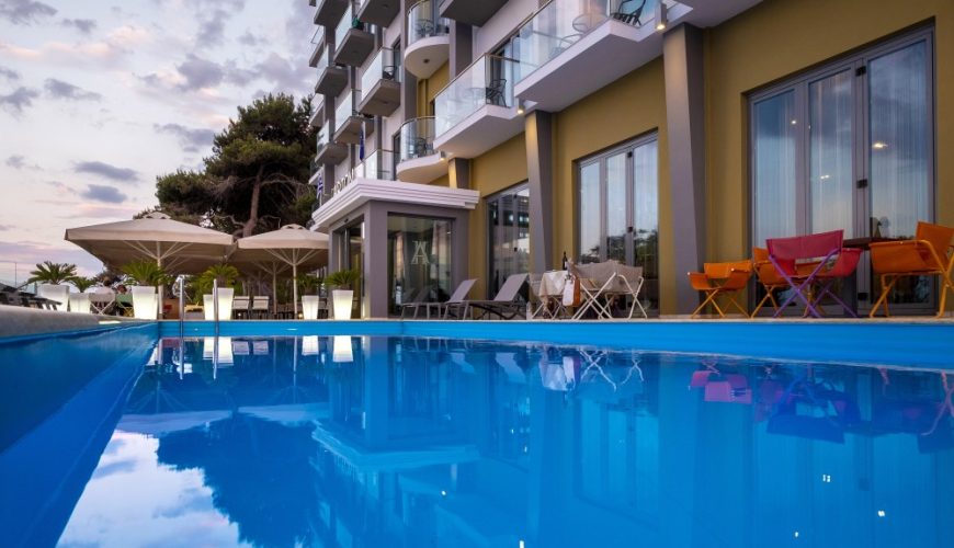 4* Arion Hotel - Ξυλόκαστρο ✦ -50% ✦ 4 Ημέρες (3 Διανυκτερεύσεις) ✦ 2 άτομα + 1 παιδί έως 10 ετών ✦ 8 ✦ 08/07/2024 έως 31/08/2024 ✦ Μία δωρεάν επίσκεψη στο Spa του Ξενοδοχείου!