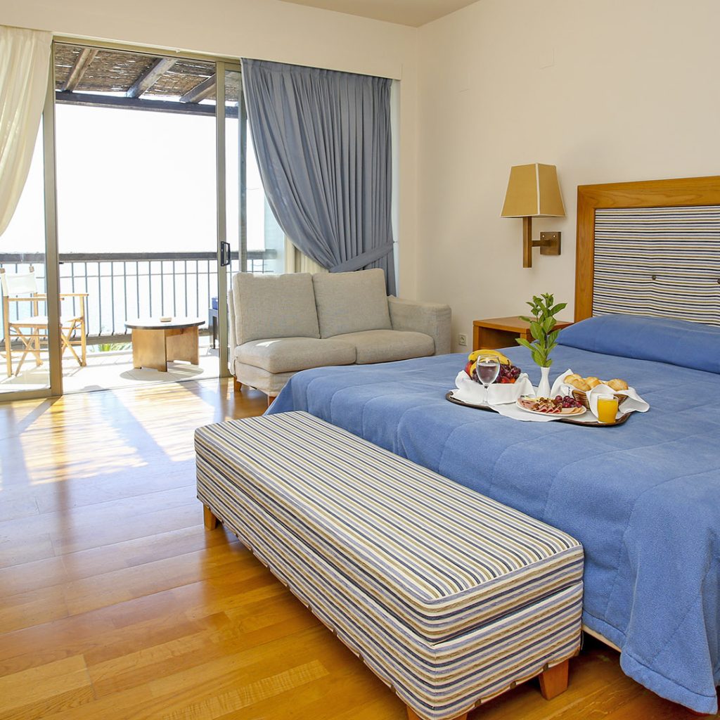 5* Ionian Blue Hotel Bungalows & Spa Resort - Λευκάδα ✦ -50% ✦ 3 Ημέρες (2 Διανυκτερεύσεις) ✦ 2 άτομα + 1 παιδί έως 6 ετών ✦ 8 ✦ Φώτα (05/01/2024 έως 08/01/2024) ✦ Μουσική βραδιά με DJ!