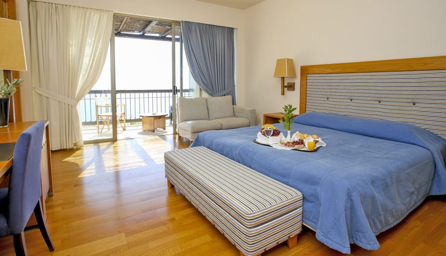 5* Ionian Blue Hotel Bungalows & Spa Resort - Λευκάδα ✦ -50% ✦ 3 Ημέρες (2 Διανυκτερεύσεις) ✦ 2 άτομα + 1 παιδί έως 6 ετών ✦ 8 ✦ Φώτα (05/01/2024 έως 08/01/2024) ✦ <strong>Μουσική βραδιά με DJ!</strong>
