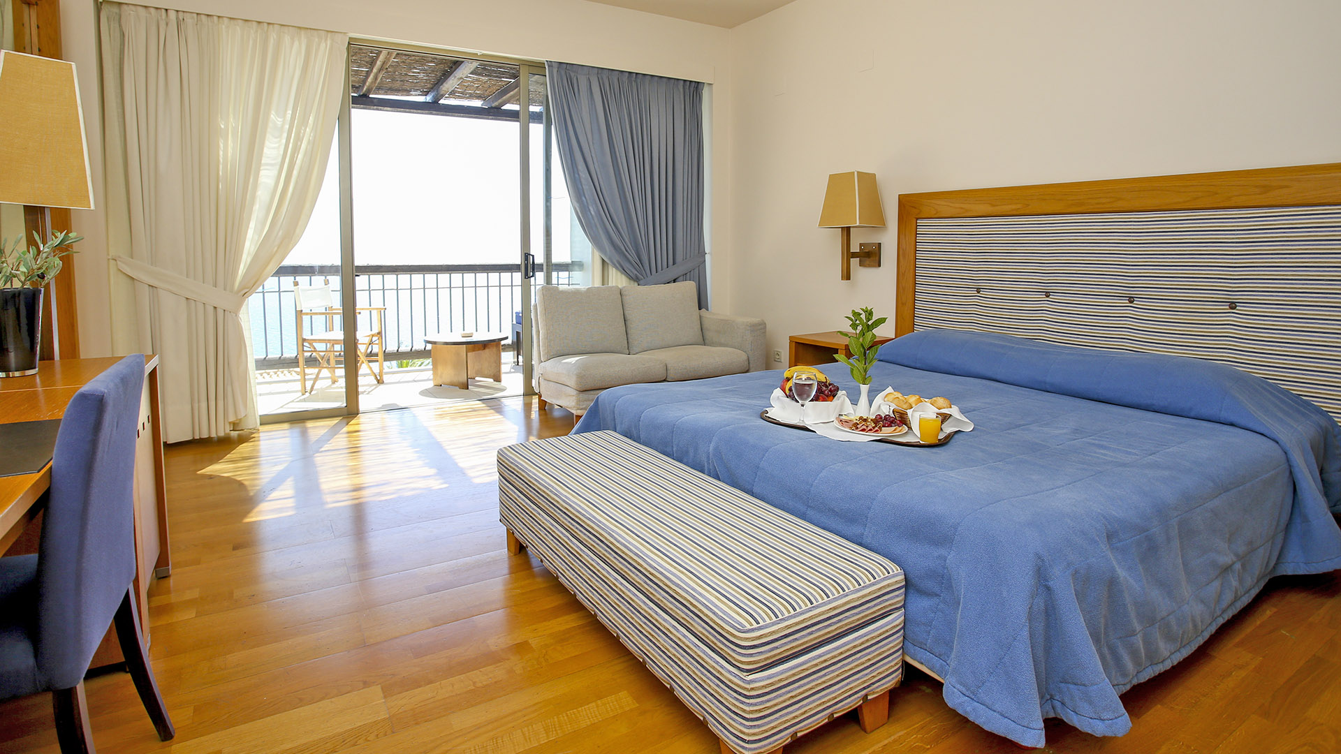 5* Ionian Blue Hotel Bungalows & Spa Resort - Λευκάδα ✦ -50% ✦ 3 Ημέρες (2 Διανυκτερεύσεις) ✦ 2 άτομα + 1 παιδί έως 6 ετών ✦ 8 ✦ Φώτα (05/01/2024 έως 08/01/2024) ✦ <strong>Μουσική βραδιά με DJ!</strong>