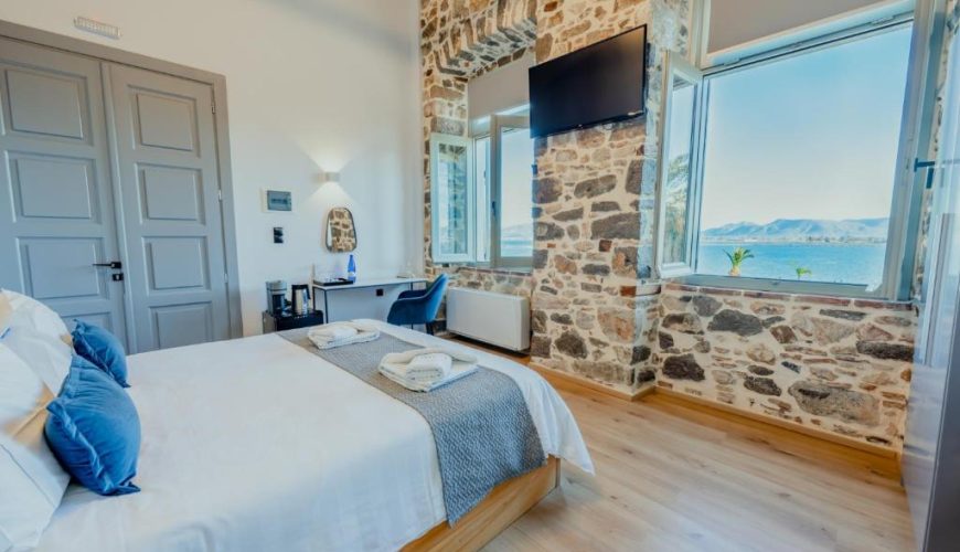 Impero Luxury Suites - Nafplion ✦ 2 Days (1 Overnight) ✦ 2 individuals + 1 child up to 6 years ✦ 2 ✦ up to 30/06/2024 ✦ Στο κέντρο της παλιάς πόλης του Ναυπλίου!