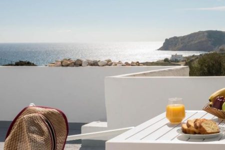 Sarantis-Suites-summer-rental-greece-online
