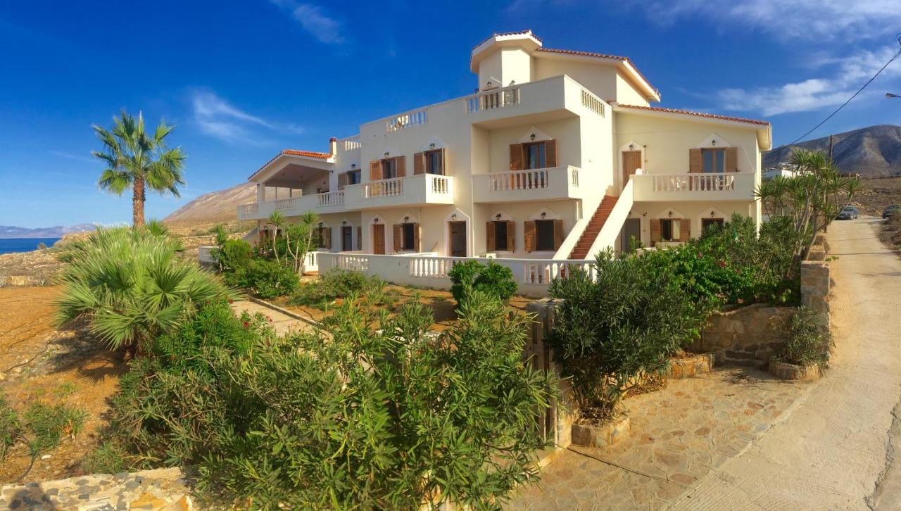 AVRA Apartments - Φρυ