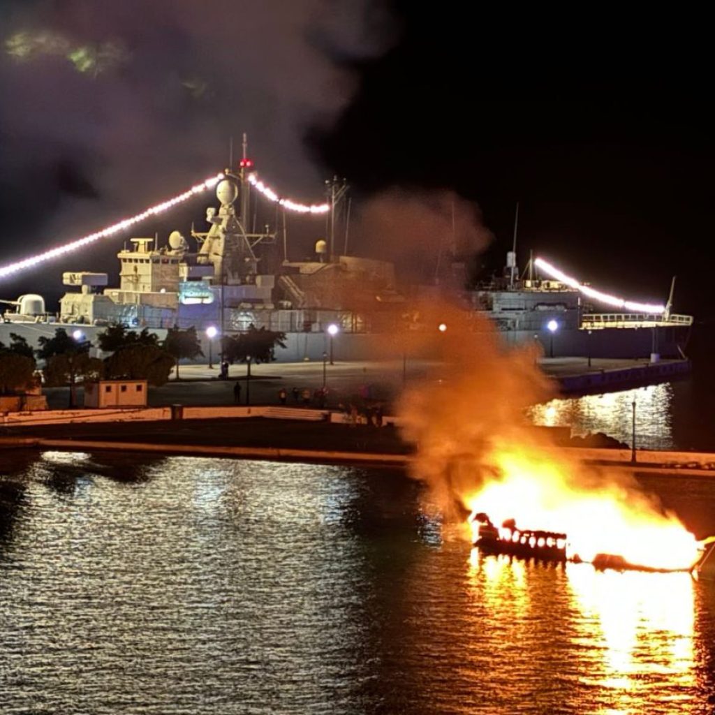 Ζήστε Ξανά την Ιστορία: Η Ναυμαχία του Ναυαρίνου Ζωντανεύει Κάθε 20 Οκτωβρίου