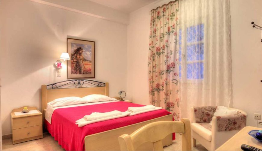 Leonardos Apartments - Naoussa